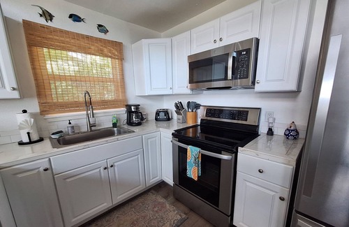 Keaau House | OCEANFRONT Cliff house ~ RELAX to the Sound of Waves ~ SPECTACULAR Views