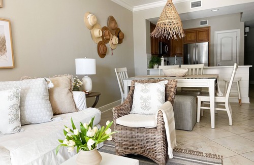 Fort Walton Beach Condo | Oceanfront Complex-Beautiful Condo-Ground Floor With Walkout/Beach Service