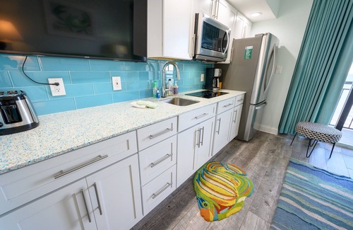 Windy Hill Condo | Oceanfront condo w/pool & hot tubs