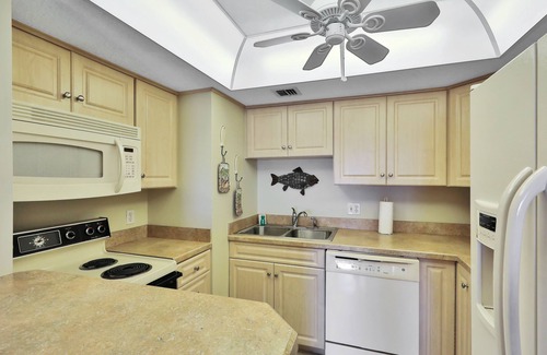 Ormond-by-the-Sea Condo | Oceanfront condo with easy beach access, sundeck & pool with a view