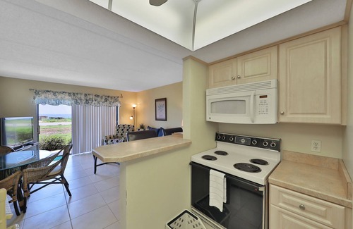 Ormond-by-the-Sea Condo | Oceanfront condo with easy beach access, sundeck & pool with a view