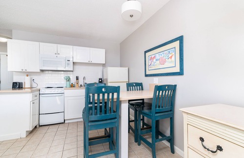 North Truro Apartment | Oceanfront coastal escape at Sandbars with serene views, AC