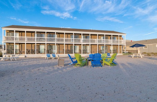 North Truro Apartment | Oceanfront coastal escape at Sandbars with serene views, AC