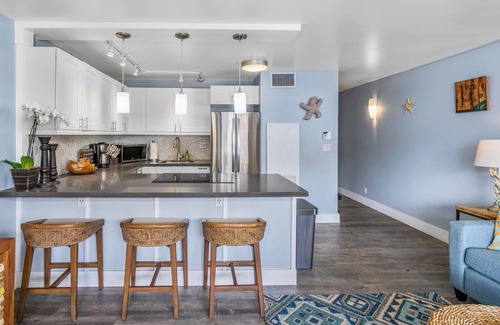 Kihei Condo | ~OceanFRONT complex~on the BEACH~Luxury Remodel~
