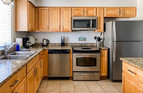 Daufuskie Island Condo | Oceanfront condo with stunning view, wraparound balcony, pool & hot tub