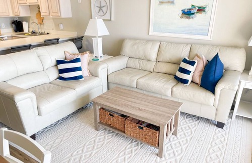 Ocean Isle Beach Condo | Oceanfront condo with direct beach access, pool, and elevator