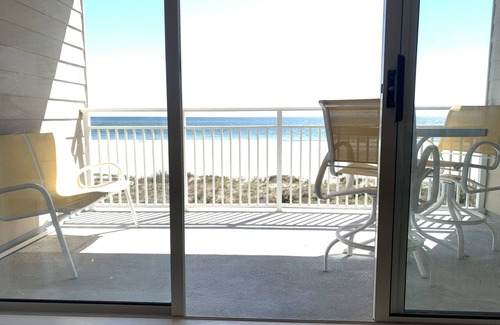 Ocean Isle Beach Condo | Oceanfront condo with direct beach access, pool, and elevator