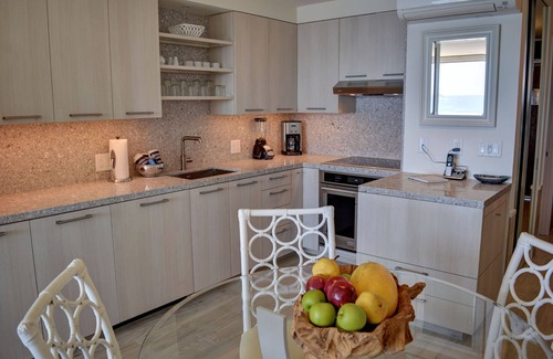 Kihei Condo | Oceanfront Condo at the Mana Kai Maui, Luxurious, Designer Remodeled