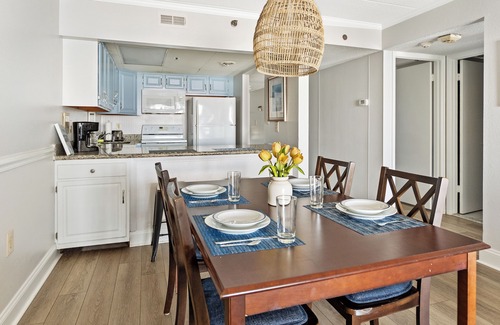 North Ocean City Condo | Oceanfront Condo at Marigot Beach! Wake up to watching the ocean waves crashing.