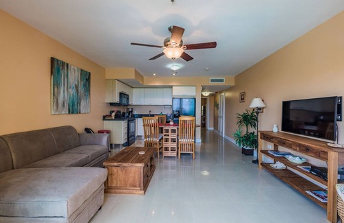 Oranjestad-West Condo | Oceanfront Condo for 2!
