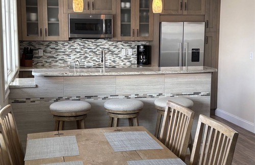 Pine Point Condo | Oceanfront condo in Pine Point! 7 miles of sandy beach!