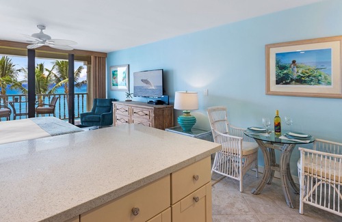 Historic Lahaina Front Street Condo | Oceanfront condo in Lahaina Shores. Unit 429.