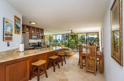 Kihei Condo | OCEANFRONT CONDO MAUI SUNSET#215-A, SLEEPS 4