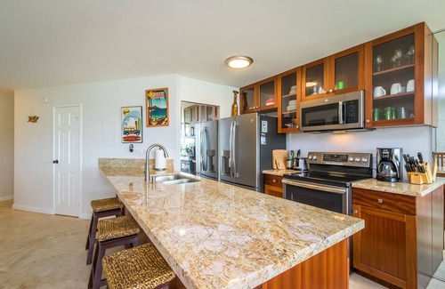 Kihei Condo | OCEANFRONT CONDO MAUI SUNSET#215-A, SLEEPS 4