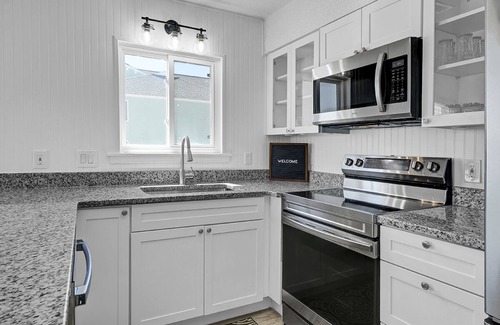 North Carolina Coast Condo | Oceanfront condo w/ocean views and community pool access. 2br/2ba