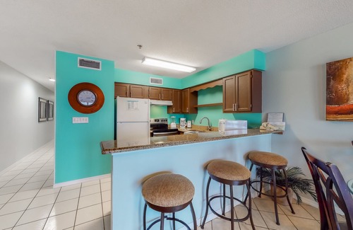 Crystal Beach Condo | Oceanfront Condo w/AC, WiFi, Shared Pool, & Seasonal Beach Service Rentals