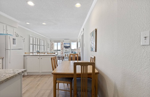 Myrtle Beach Condo | Oceanfront condo with pool, patio, central AC, & free WiFi