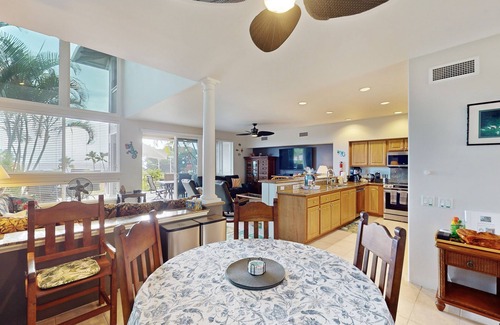 Kailua-Kona Condo | Oceanfront condo with resort amenities, stunning views, and top-notch comfort