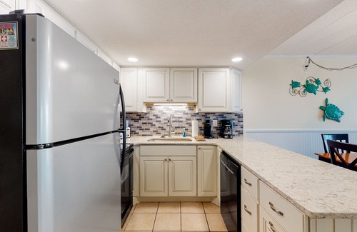 Midtown Ocean City Condo | Oceanfront Condo with Balcony, WiFi & Shared Pool - Near the Boardwalk