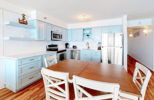 North Ocean City Condo | Oceanfront condo with pool, hot tub, fitness room, sauna, deck, & ocean view