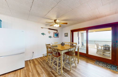 Midtown Ocean City Condo | Oceanfront condo with balcony, pool, washer/dryer, & full kitchen - golf nearby