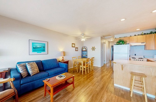 Newport Condo | Oceanfront condo with amazing view, fireplace, balcony & beach access
