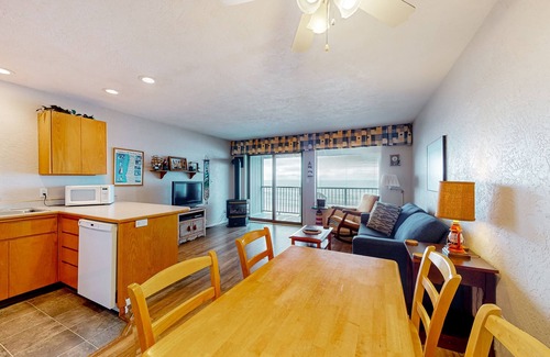 Newport Condo | Oceanfront condo with amazing view, fireplace, balcony & beach access