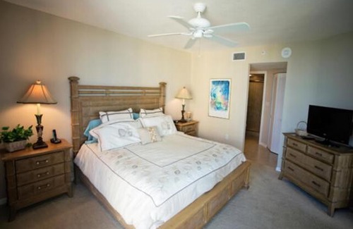 Park Shore Apartment | Oceanfront Condo with Pool