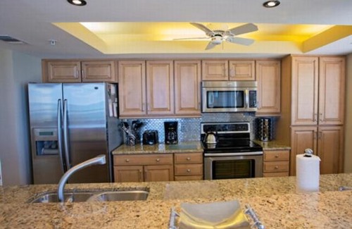 Park Shore Apartment | Oceanfront Condo with Pool
