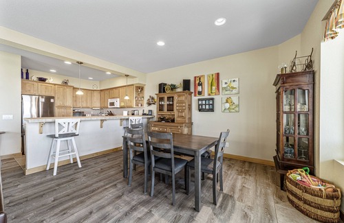 Gold Beach Condo | Oceanfront condo with spectacular ocean view - walk to beach