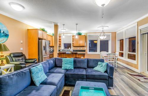 Lincoln City Apartment | Oceanfront Contemporary