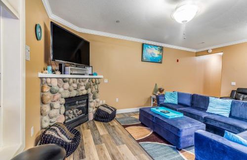 Lincoln City Apartment | Oceanfront Contemporary