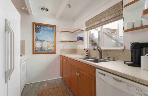 Montecito House | Oceanfront Cottage on the Sand at Miramar Beach