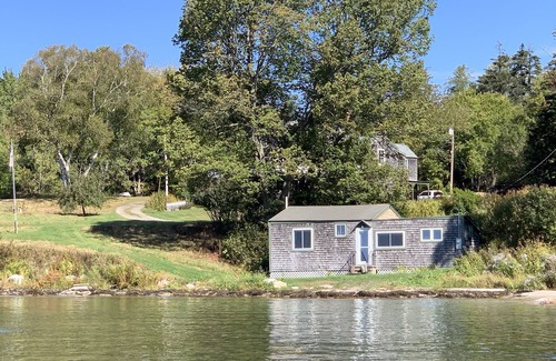 Friendship House | Oceanfront Cottage directly on the beach