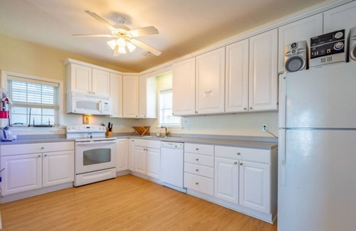 Hatteras Condo | Oceanfront cottage with ocean views, decks, hot tub, outdoor pool, washer/dryer
