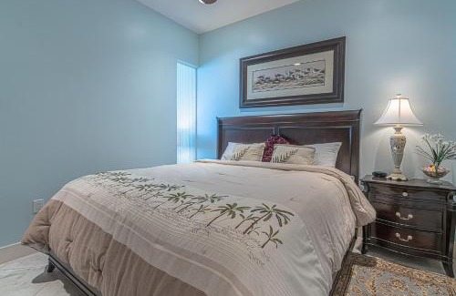 Galveston Apartment | Oceanfront Diamond Beach Condo with views tons of amenities and indoor pool