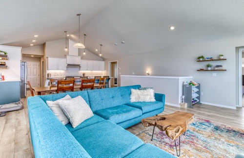 Nelscott House | Oceanfront, dog-friendly home with hot tub & huge view - steps to beach access