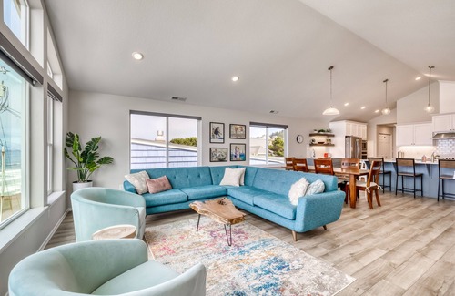 Nelscott House | Oceanfront, dog-friendly home with hot tub & huge view - steps to beach access