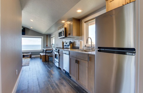 Oceanside Condo | Oceanfront, dog friendly, newly remodeled - all the best