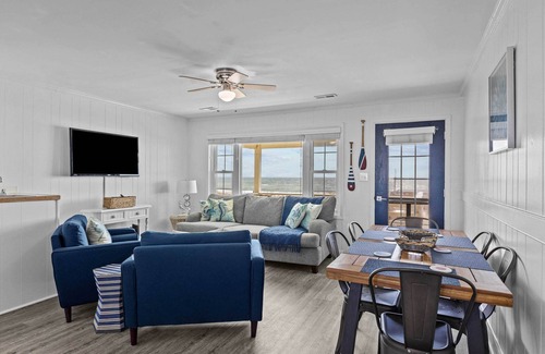 Emerald Isle Apartment | Oceanfront Emerald Isle Gem w/ Beach Access