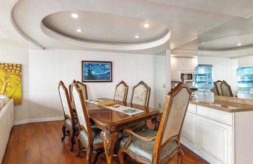 Country Club House | Oceanfront Estate in La Jolla