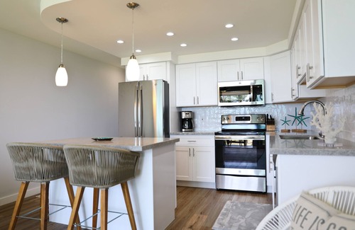 Kihei Condo | Oceanfront, Exceptionally Remodeled, Split A/C, King bed, OH the sunsets