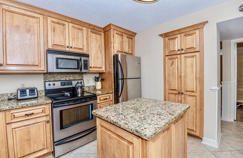 Isle of Palms Condo | Oceanfront Experience - Shipwatch C-214 - with Free Ocean Breeze
