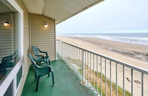 Lincoln City House | Oceanfront Family Suite - Full Kitchen - Beautiful Views and Pool & Hot Tub Access