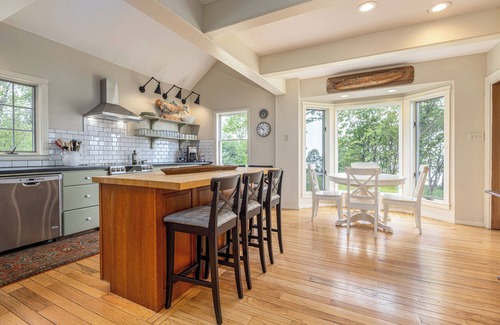 Cape Elizabeth House | Oceanfront farmhouse on a private beach!
