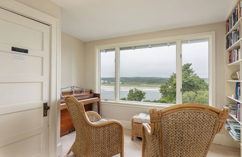 Cape Elizabeth House | Oceanfront farmhouse on a private beach!