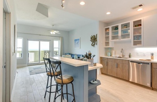 Galveston Apartment | Oceanfront Galveston Condo in Amazing Location!
