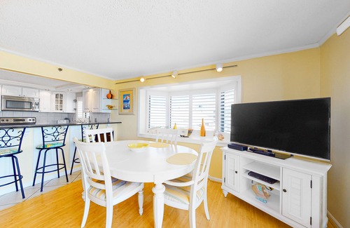 Midtown Ocean City Condo | Oceanfront Golden Surf Condo with ocean view, AC & W/D - the beach awaits