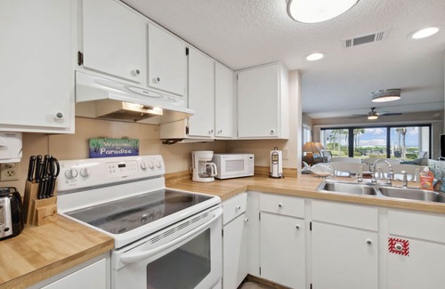 Amelia City Condo | Oceanfront | Ground Level | Amelia Surf and Racquet Condo