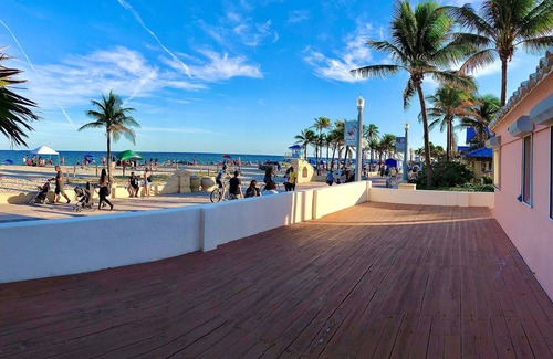 Hollywood House | OCEANFRONT Historical Home. DIRECTLY on Boardwalk and Beach 180 degree view